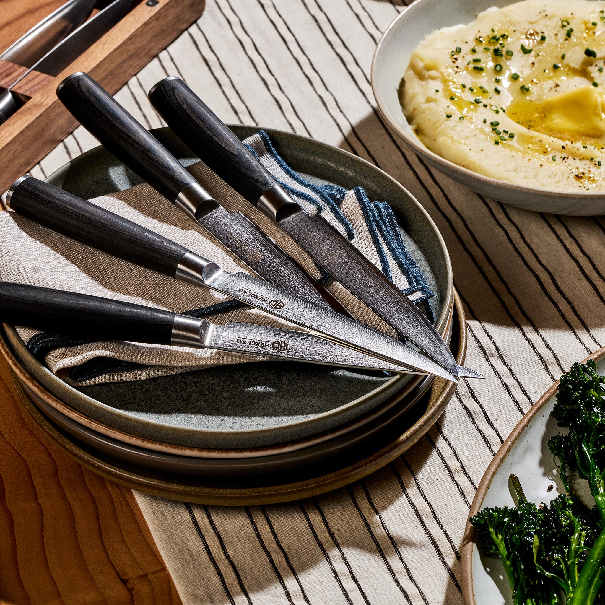HexClad_6pcSteakKnifeSetEspresso_CTSTK06-EPW-ST_030526_KF_04