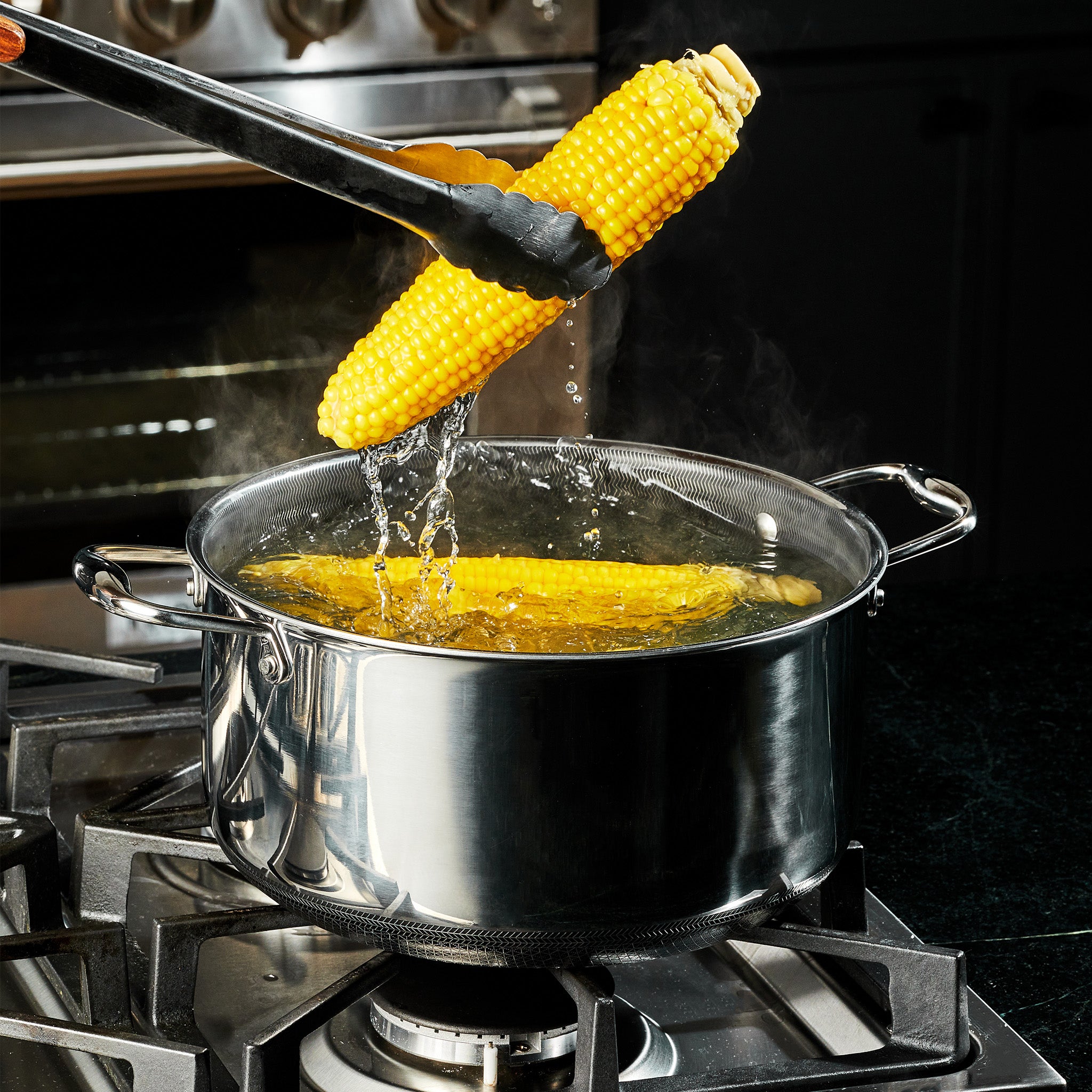 HexClad_8qtStockPot_CWPTLD08-C_071624_KF_03