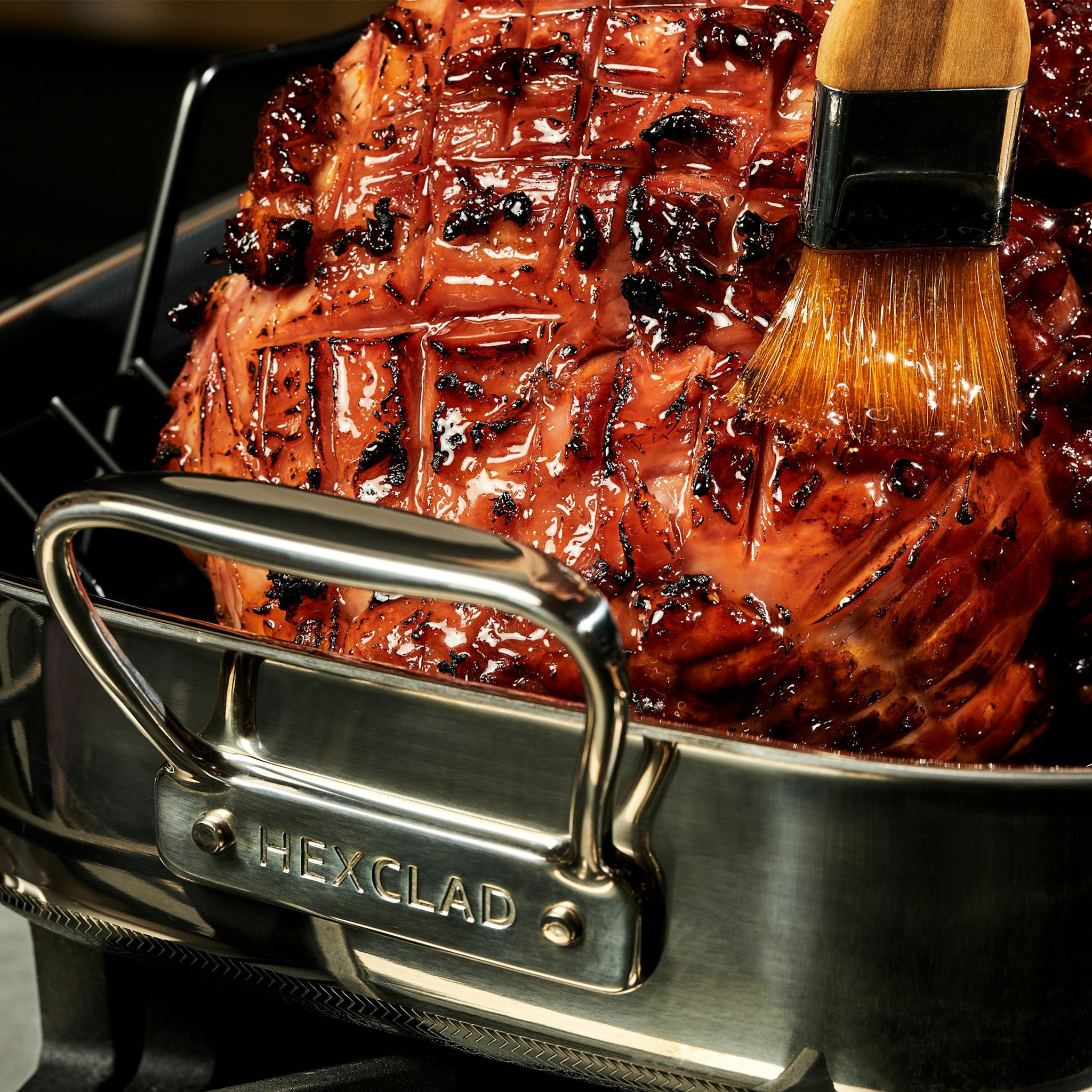 HexClad_HybridRoastingPan_CWRT18-C_Easter_032124_KF_01