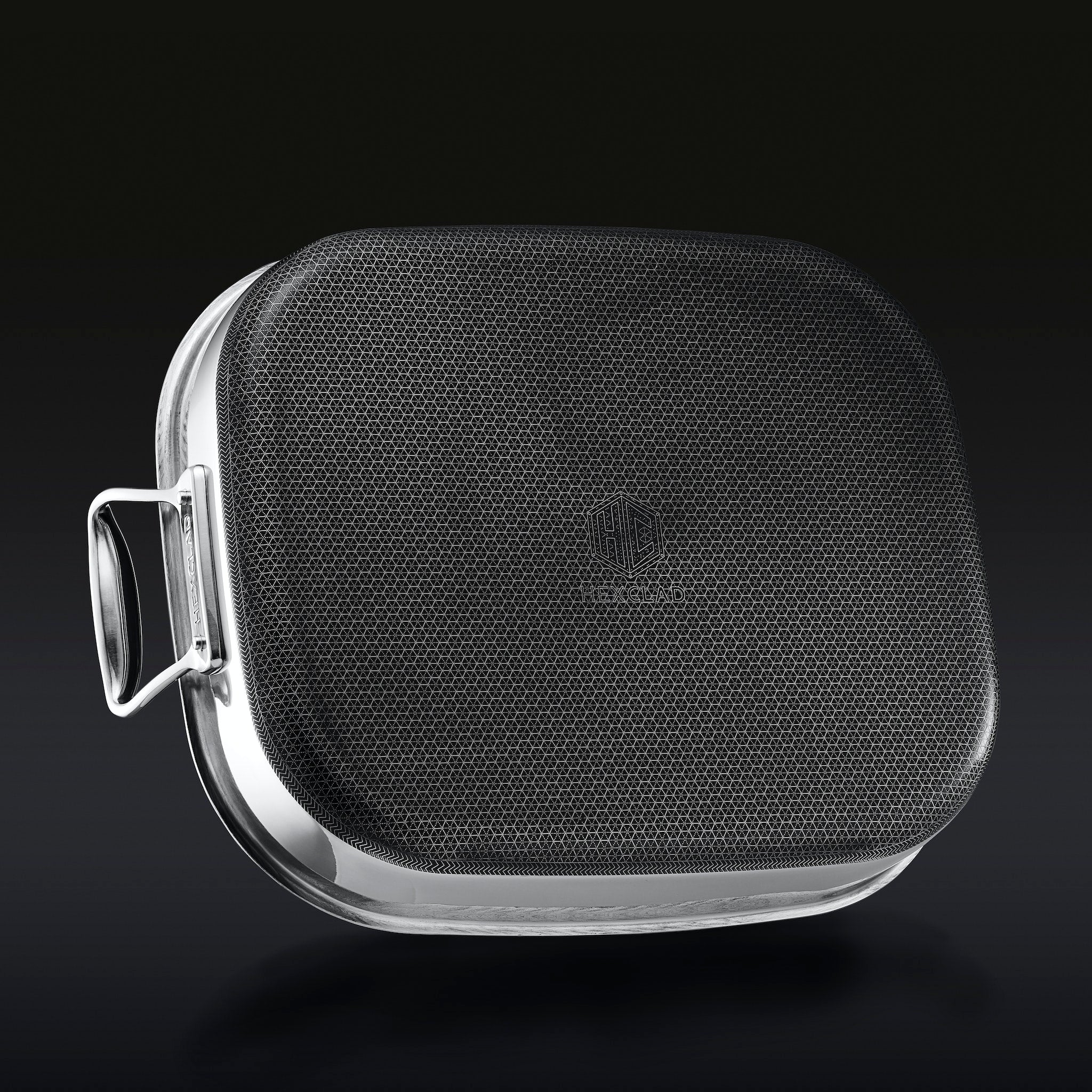 Hexclad_RoastingPan_AngledBTM